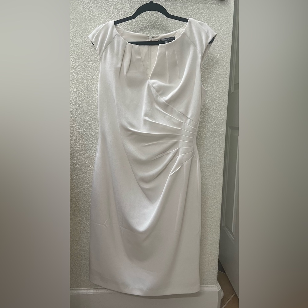 White dress with cap sleeves EUC💕